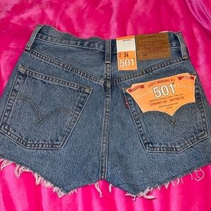 Brand new women’s Levi’s 501 shorts size 24 waist with tags attached